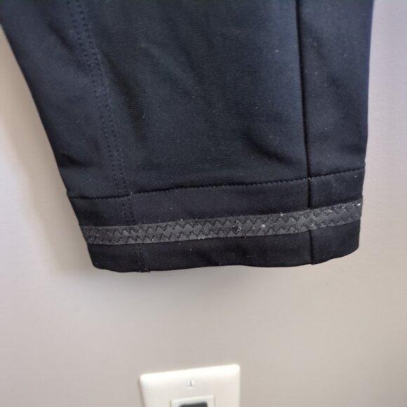 Lululemon Out & About 7/8 Pant Black Slim Straight Fit Black Size 4 - Picture 5 of 10